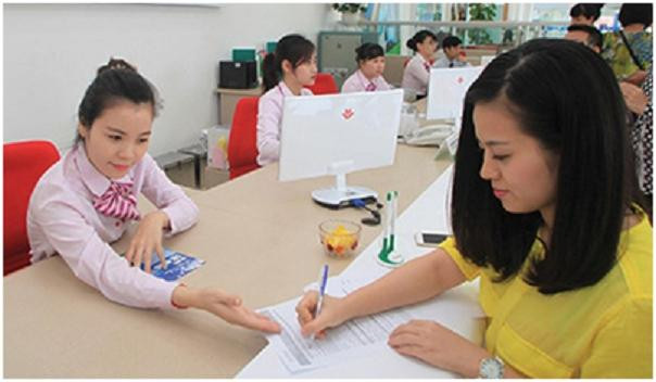 Bộ Tài chính sẽ phối hợp Ngân hàng Nhà nước giám sát hoạt động bán bảo hiểm qua các ngân hàng (Ảnh minh họa)