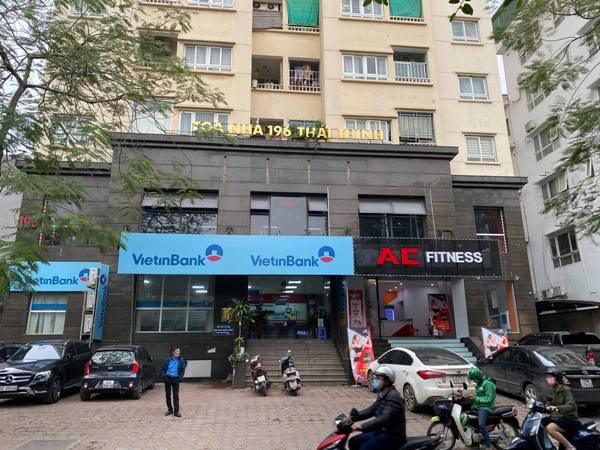 Tầng 1 và tầng lửng của tòa nhà đã bị biến thàng sở hữu riêng Tầng 1 và tầng lửng của tòa nhà đã bị biến thàng sở hữu riêng