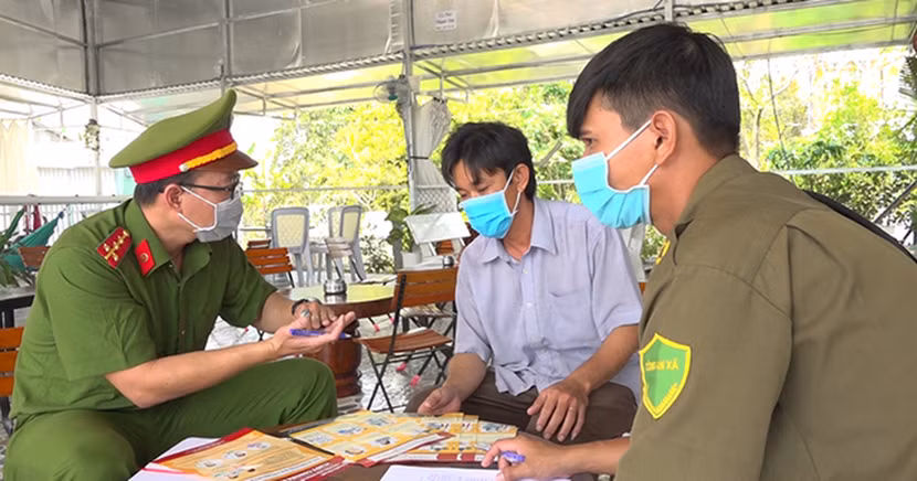 Từ 1/1/2024, mức phụ cấp Công an xã bán chuyên trách tại Hà Nội hàng tháng tương đương 1,4 lần mức lương cơ sở