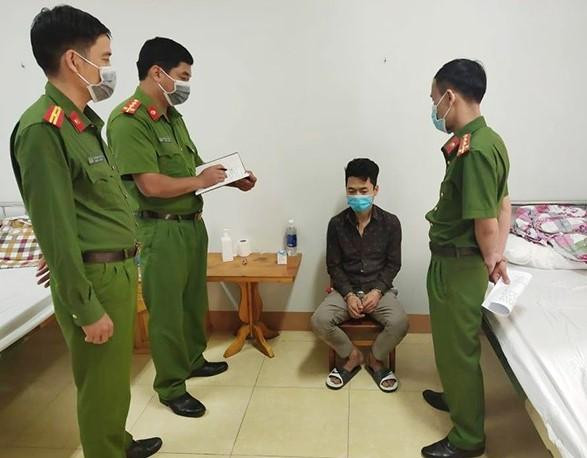 Đối tượng Hùng bị phát hiện khi đang lẩn trốn tại khu nhà trọ