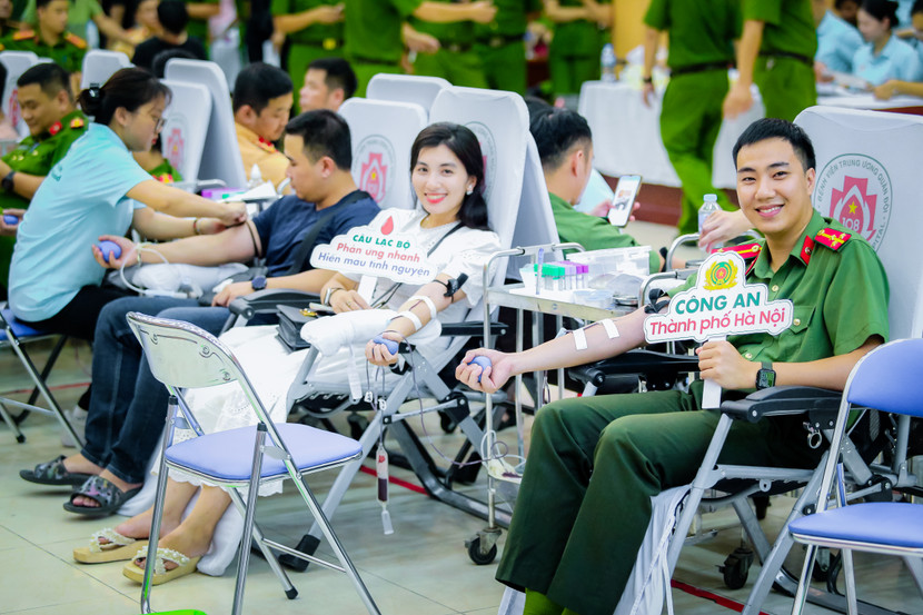 Phong trào hiến máu tình nguyện những năm gần đây đã được lan tỏa rộng khắp các đơn vị trong lực lượng Công an Thủ đô