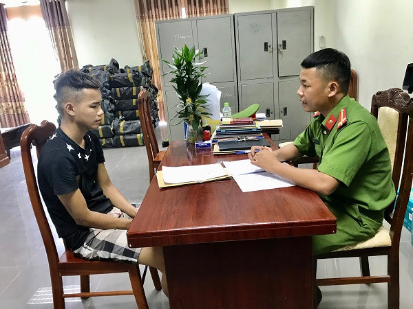 Cơ quan Công an đấu tranh với đối tượng Tuyến Cơ quan Công an đấu tranh với đối tượng Tuyến