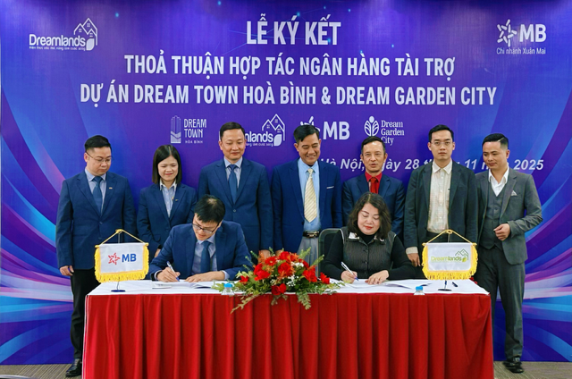Lãnh đạo Tập đoàn Dream Lands và Ngân hàng MB - Chi nhánh Xuân Mai ký kết hợp tác