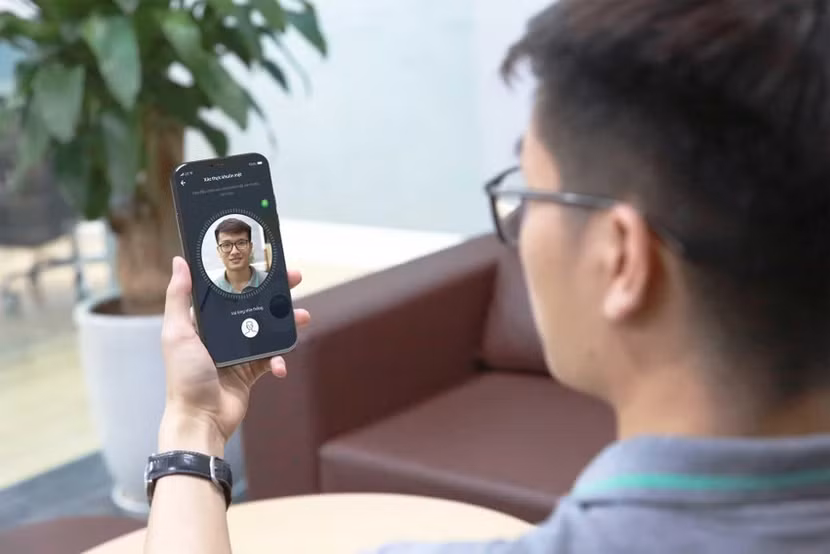 Người đại diện, kế toán... tổ chức, doanh nghiệp sẽ phải xác thực sinh trắc học mới thực hiện được các giao dịch ngân hàng điện tử