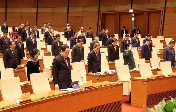 Quốc hội đã dành phút mặc niệm Thiếu tướng Nguyễn Văn Man, Phó Tư lệnh Quân khu 4, đại biểu Quốc hội thuộc Đoàn đại biểu Quốc hội tỉnh Quảng Bình