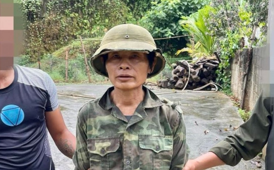 Đối tượng Bùi Văn Khượp nhanh chóng bị khống chế, bắt giữ Đối tượng Bùi Văn Khượp nhanh chóng bị khống chế, bắt giữ