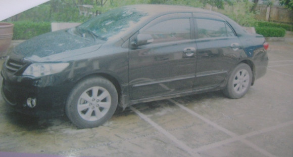 Xin đi nhờ không được, vung đoản kiếm chém xe ô tô ảnh 3