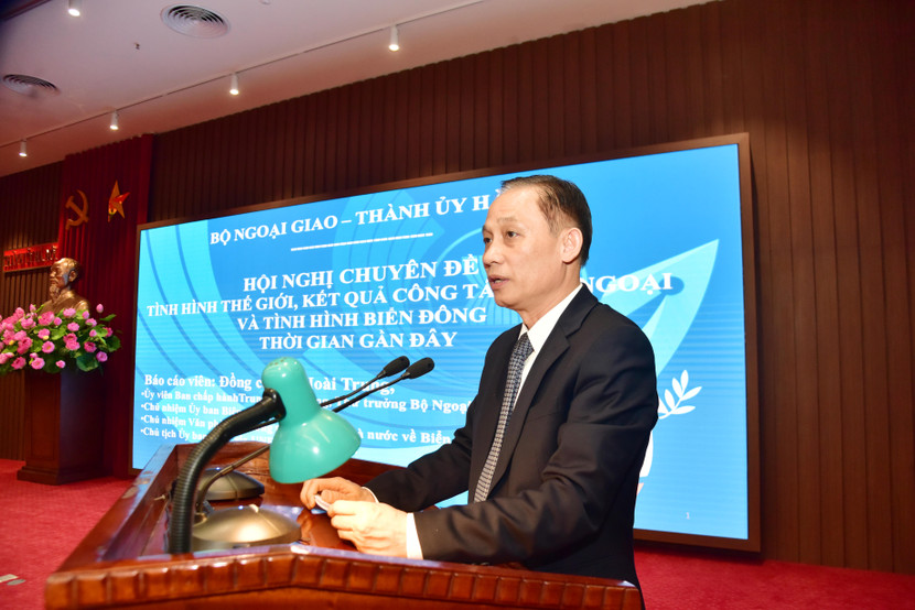 Thứ trưởng Bộ Ngoại giao Lê Hoài Trung trình bày tại Hội nghị Thứ trưởng Bộ Ngoại giao Lê Hoài Trung trình bày tại Hội nghị