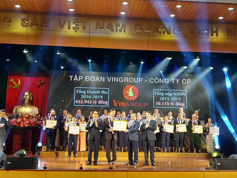 Lãnh đạo Bộ Tài chính, Tổng cục Thuế, VCCI trao tặng Bằng khen cho 30 doanh nghiệp