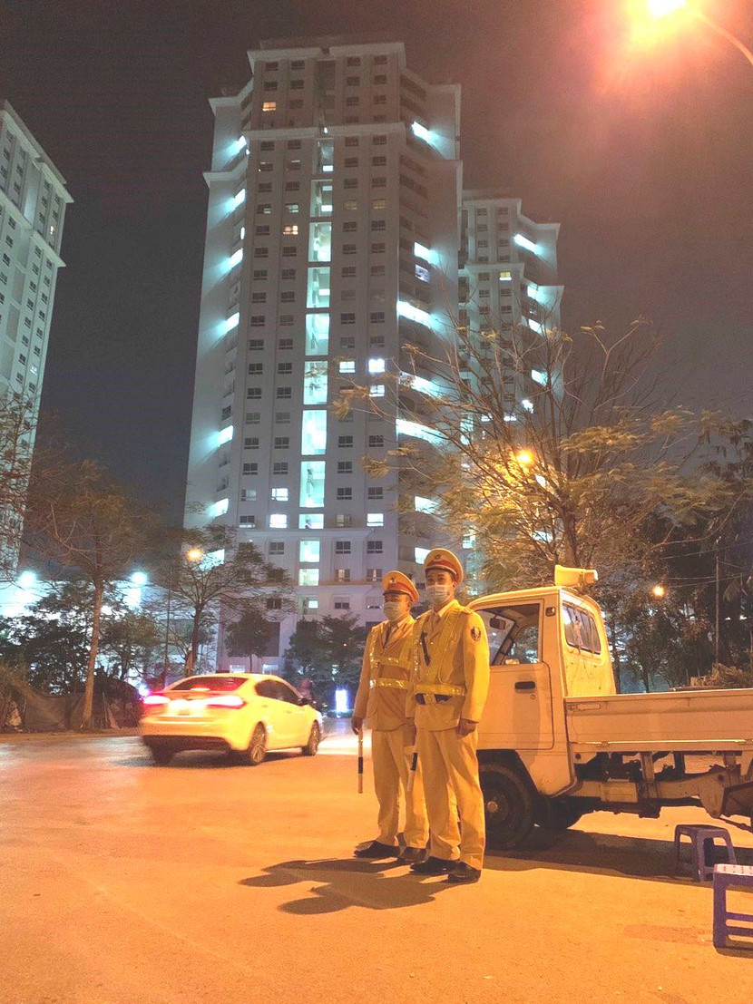 Cảnh sát giao thông CAH Thanh Trì chốt phòng chống pháo nổ và đua xe trái phép Cảnh sát giao thông CAH Thanh Trì chốt phòng chống pháo nổ và đua xe trái phép