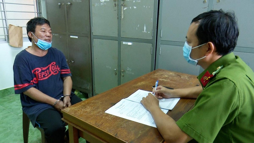 Đối tượng Nguyễn Phước Chung khai, sau khi uống rượu, ông ta có ý định giết vợ rồi tự sát