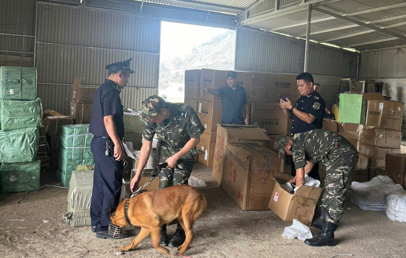 Số vụ buôn lậu, gian lận thương mại trong tháng 8 giảm nhẹ so với cùng kỳ năm ngoái (Ảnh minh họa) Số vụ buôn lậu, gian lận thương mại trong tháng 8 giảm nhẹ so với cùng kỳ năm ngoái (Ảnh minh họa)