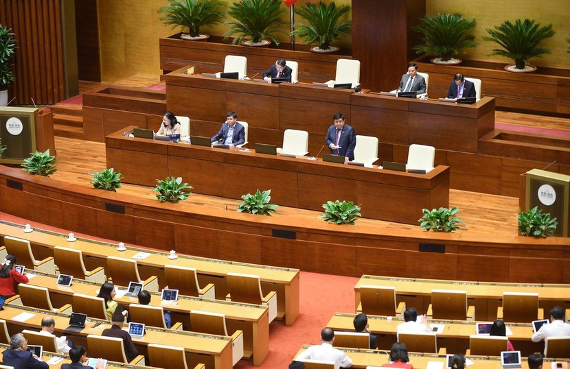 Bộ trưởng Bộ Kế hoạch và Đầu tư Nguyễn Chí Dũng phát biểu giải trình Bộ trưởng Bộ Kế hoạch và Đầu tư Nguyễn Chí Dũng phát biểu giải trình