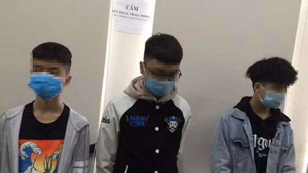 3 đối tượng sàm sỡ khách nước ngoài tại ven hồ Tây vừa bị Phòng CSHS phối hợp với CAQ Tây Hồ làm rõ, xử lý