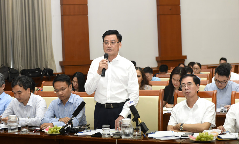 Ông Hoàng Văn Thu, Phó Chủ tịch Ủy ban Chứng khoán Nhà nước Ông Hoàng Văn Thu, Phó Chủ tịch Ủy ban Chứng khoán Nhà nước