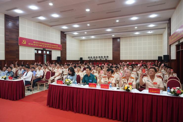 Đại hội biểu quyết, bày tỏ ý chí thống nhất cao