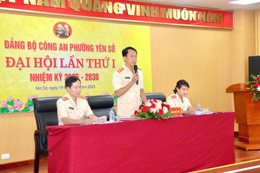 Trung tá Nguyễn Hữu Tường – Bí thư Đảng ủy, Trưởng Công an phường Yên Sở phát biểu tại Đại hội