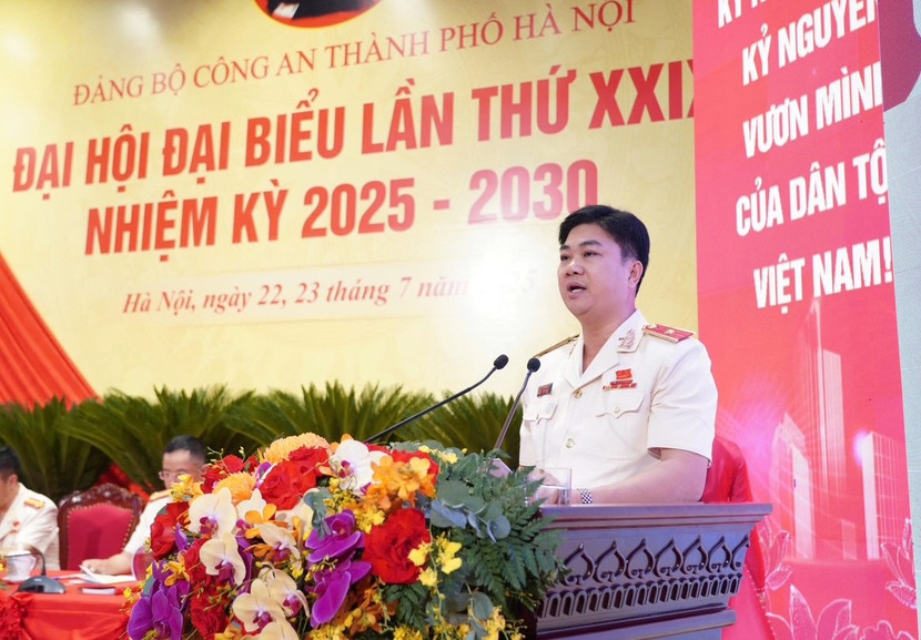 Thiếu tướng Dương Đức Hải - Phó Giám đốc, thành viên Đoàn Chủ tịch phát biểu tại Phiên họp trù bị...