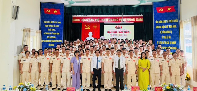 Ra mặt Đảng ủy Công an phường Kiến Hưng, nhiệm kỳ 2025-2030 Ra mặt Đảng ủy Công an phường Kiến Hưng, nhiệm kỳ 2025-2030