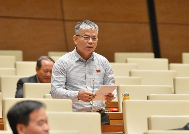 Đại biểu Nguyễn Thanh Hồng (đoàn Bình Dương) phát biểu tranh luận