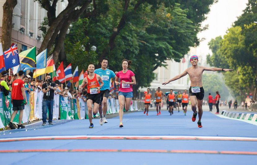 VPBank Hanoi Marathon ASEAN 2020 sẽ là giải chạy quy mô lớn đầu tiên được tổ chức tại Hà Nội trong năm 2020 VPBank Hanoi Marathon ASEAN 2020 sẽ là giải chạy quy mô lớn đầu tiên được tổ chức tại Hà Nội trong năm 2020