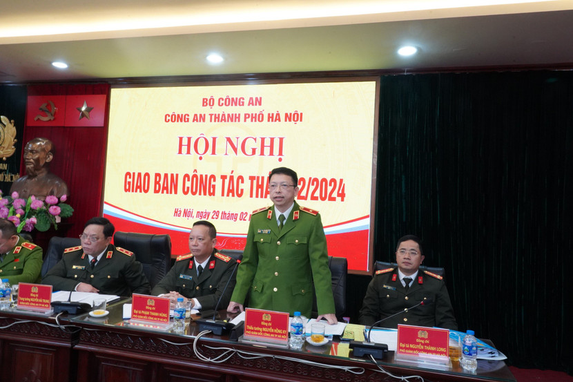 Thiếu tướng Nguyễn Hồng Ky, Phó Giám đốc CATP Hà Nội phát biểu chỉ đạo tại hội nghị