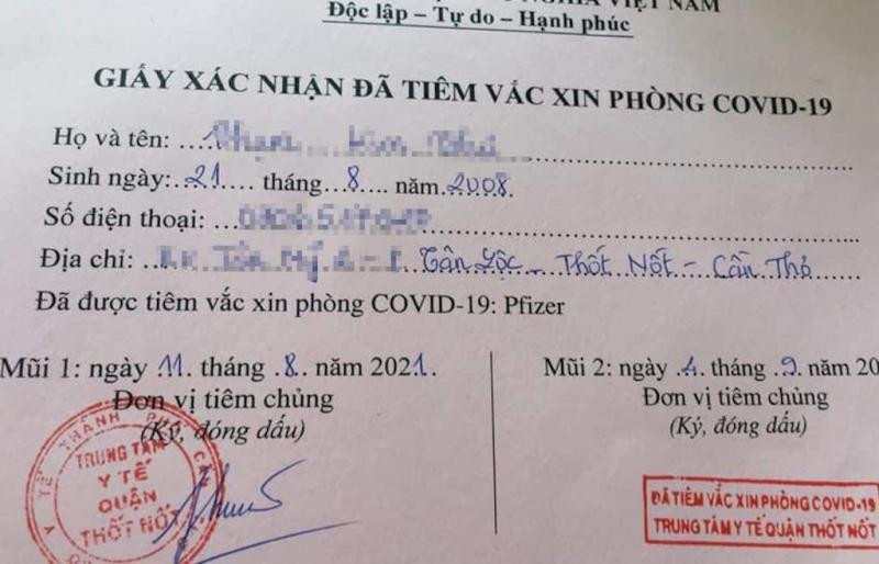 Giấy xác nhận bé gái 13 tuổi đã được tiêm 2 mũi vaccine phòng Covid-19