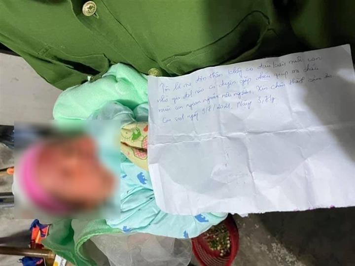 Bé trai bị bỏ rơi tại cánh đồng thôn Quảng Nguyên, xã Quảng Phú Cầu, huyện Ứng Hòa, Hà Nội