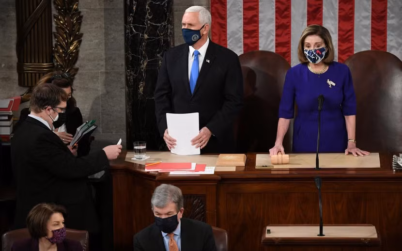 Phó Tổng thống Mỹ Mike Pence và Chủ tịch Hạ viện tại phiên họp Quốc hội ngày 6-1