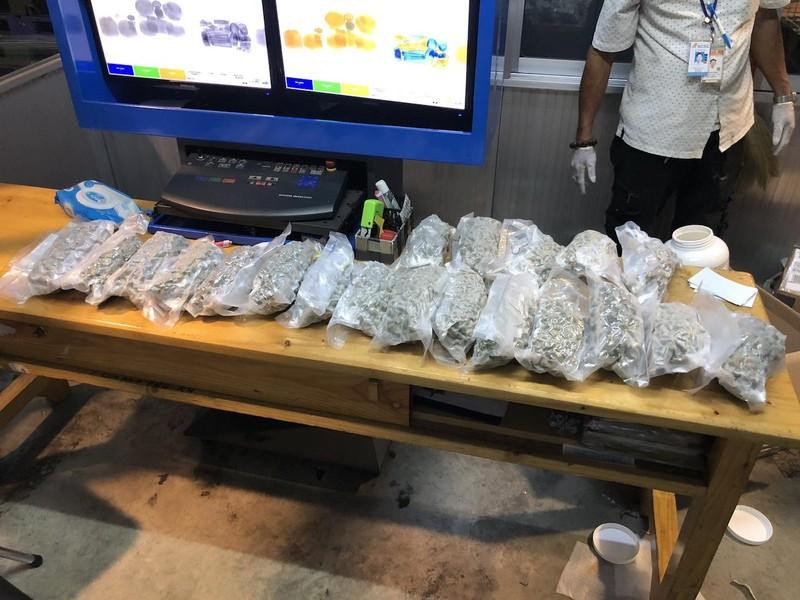 Đây là vụ việc bắt giữ ma túy thứ hai chỉ trong vòng một tuần, cũng từ tuyến đường Canada về Việt Nam.