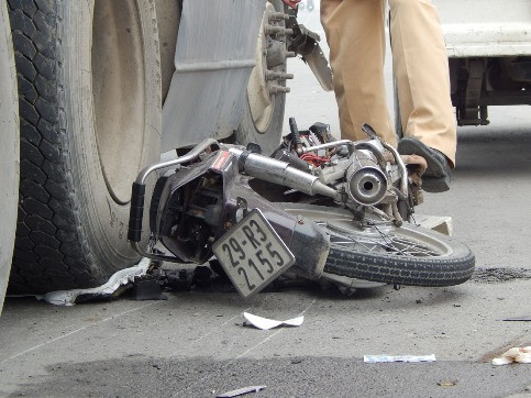 1 người đàn ông chết thảm dưới bánh xe container ảnh 4