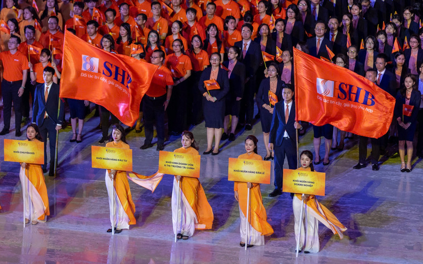 Các khối ngành nghề của SHB – T&amp;T xuất hiện với màu cờ sắc áo riêng biệt