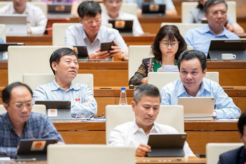 Quang cảnh phiên họp