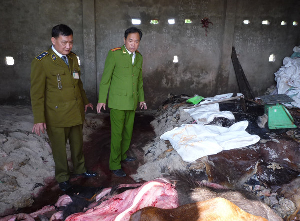 Rợn người nhìn thực phẩm "vó bò" hôi thối ảnh 9