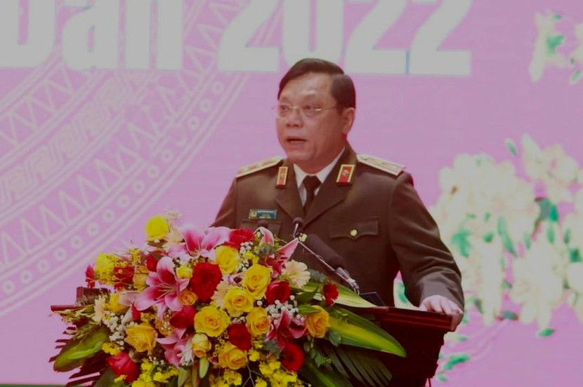 Trung tướng Nguyễn Hải Trung - Giám đốc CATP báo cáo với Thủ tướng Chính phủ kết quả công tác năm 2021, nhiệm vụ trọng tâm năm 2022 và kết quả bước đầu đợt cao điểm bảo vệ Tết Nguyên đán