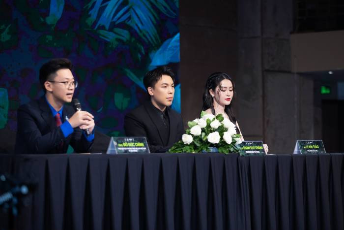 Đại diện Hội LHTN Việt Nam TP. Hải Phòng trả lời báo chí tại buổi họp báo Đại diện Hội LHTN Việt Nam TP. Hải Phòng trả lời báo chí tại buổi họp báo