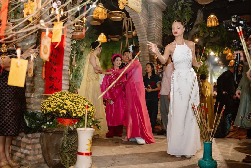 Miss Global Vietnam 2025 - Kiều Thị Thúy Hằng cũng thử tham gia trò chơi Miss Global Vietnam 2025 - Kiều Thị Thúy Hằng cũng thử tham gia trò chơi