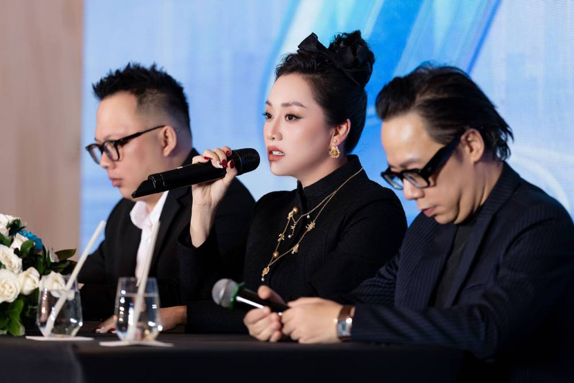 Bà Huỳnh Tiên- Chủ tịch Hội đồng quản trị The Smith Entertainment chia sẻ tại buổi họp báo Bà Huỳnh Tiên- Chủ tịch Hội đồng quản trị The Smith Entertainment chia sẻ tại buổi họp báo