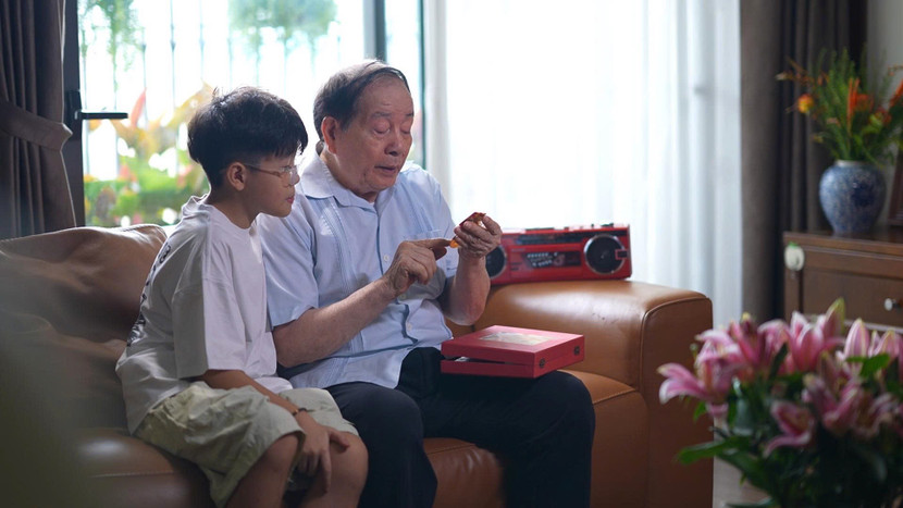 Hình ảnh nhà thơ Hữu Thỉnh xuất hiện trong phim tài liệu &quot;Độc lập&quot;