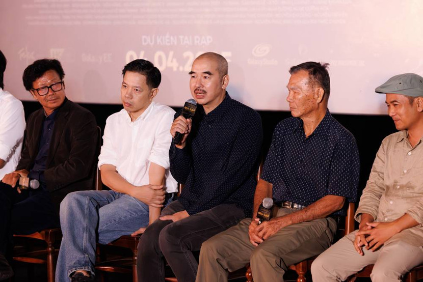 Đạo diễn Bùi Thạc Chuyên chia sẻ về quá trình ấp ủ và hoàn thành bộ phim Đạo diễn Bùi Thạc Chuyên chia sẻ về quá trình ấp ủ và hoàn thành bộ phim