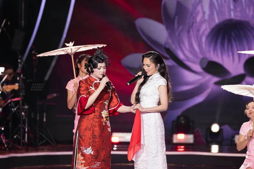 Ca sĩ Hiền Thục song ca cùng Như Quỳnh trong ca khúc "Xóm vắng"