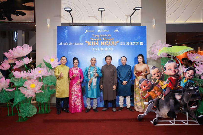 Đạo diễn Trịnh Lâm Tùng và các khách mời tại sự kiện Đạo diễn Trịnh Lâm Tùng và các khách mời tại sự kiện