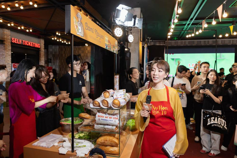 Lễ hội bánh mì độc đáo mà Thu Trang - Tiến Luật mang đến cho khán giả