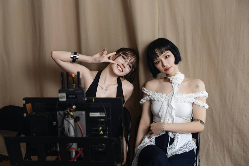 Thiều Bảo Trâm bất ngờ ra mắt ca khúc &quot;không lời&quot; hát cùng Miu Lê