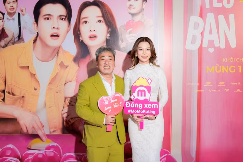 Đạo diễn Quang Dũng và bạn gái - ca sĩ Bùi Lan Hương