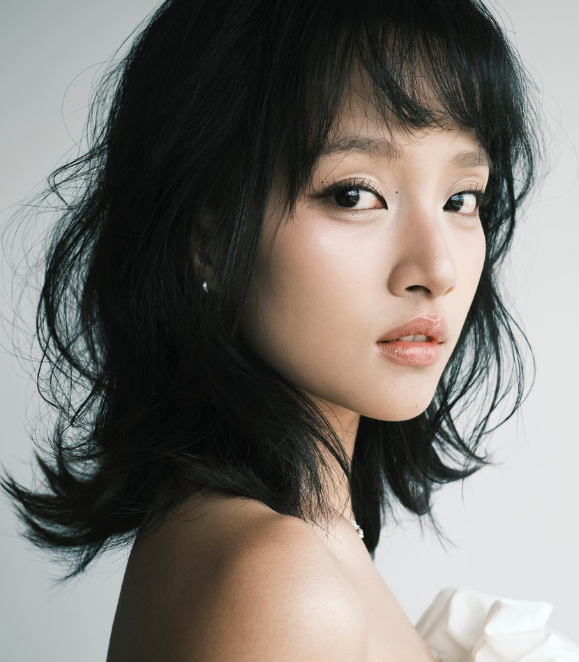 Diễn viên trẻ Phương Thanh sinh năm 2001, quê gốc Hưng Yên, chạm ngõ điện ảnh với vai chính đầu tay trong phim "Út Lan: Oán linh giữ của" của đạo diễn Trần Trọng Dần Diễn viên trẻ Phương Thanh sinh năm 2001, quê gốc Hưng Yên, chạm ngõ điện ảnh với vai chính đầu tay trong phim "Út Lan: Oán linh giữ của" của đạo diễn Trần Trọng Dần