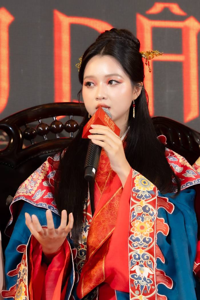 Lâm Thanh Mỹ đã trưởng thành hơn rất nhiều, lần đầu tiên cô hoá thân "làm vợ" trong "Khế ước bán dâu" Lâm Thanh Mỹ đã trưởng thành hơn rất nhiều, lần đầu tiên cô hoá thân "làm vợ" trong "Khế ước bán dâu"