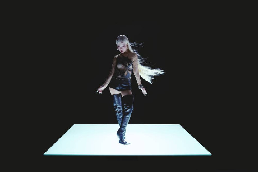 Phùng Khánh Linh với hình ảnh mới lạ trong MV “Khóc blóck” Phùng Khánh Linh với hình ảnh mới lạ trong MV “Khóc blóck”