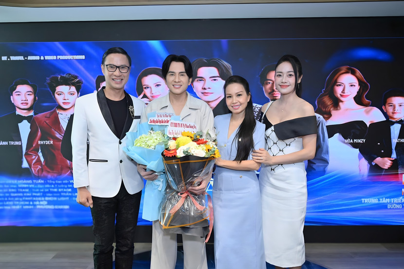 Đan Trường và những đồng nghiệp thân thiết tại sự kiện họp báo công bố live concert