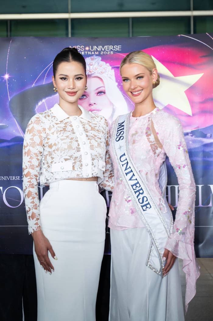 Á hậu Hương Ly, Giám đốc Quốc gia Miss Universe Vietnam và Hoa hậu Victoria Kjær Theilvig